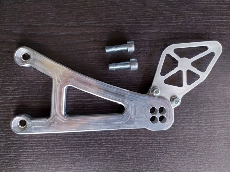 Platine gauche R6 (06–16)