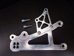 Platine droite R6 (06–16)